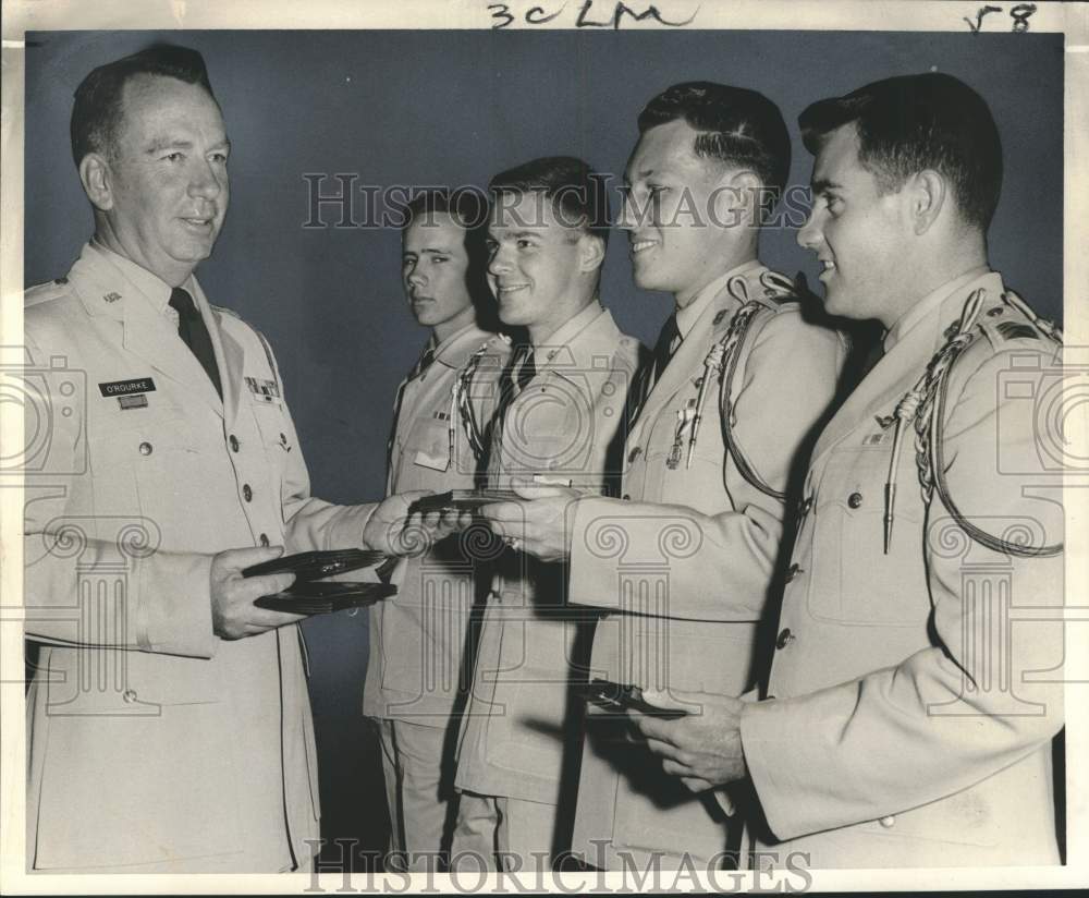 1960 Press Photo Professor of Air Science Awarding at Tulane University