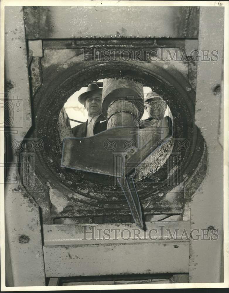 Load image into Gallery viewer, 1960 Press Photo Bit to cut oil test in Plaquemines parish, Louisiana
