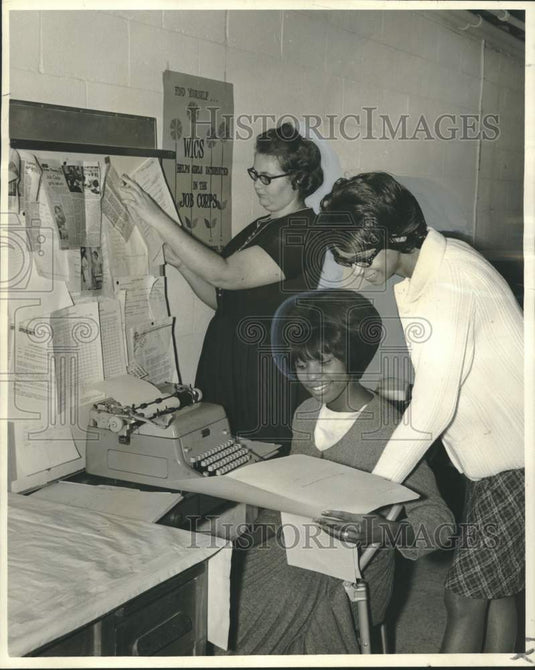 1966 Press Photo New Orleans graduates of Women's Job Corps training centers