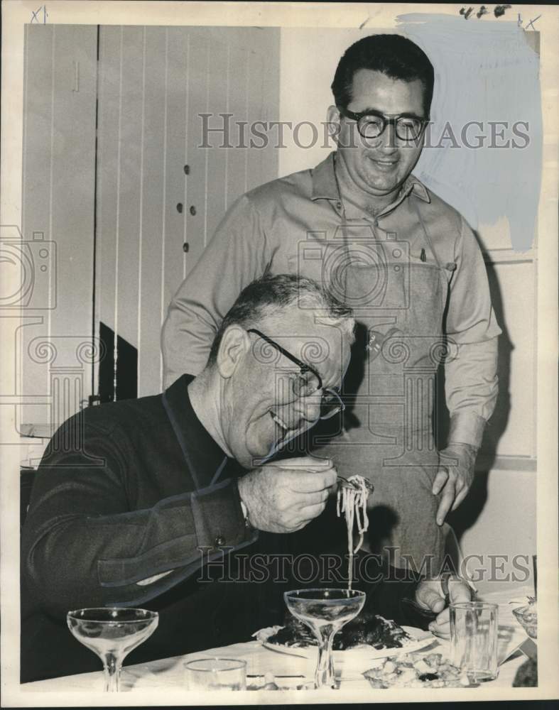 1966 Press Photo E.J. O&#39;Brien &amp; Frank Cina of the Fire House Engine 18- Historic Images