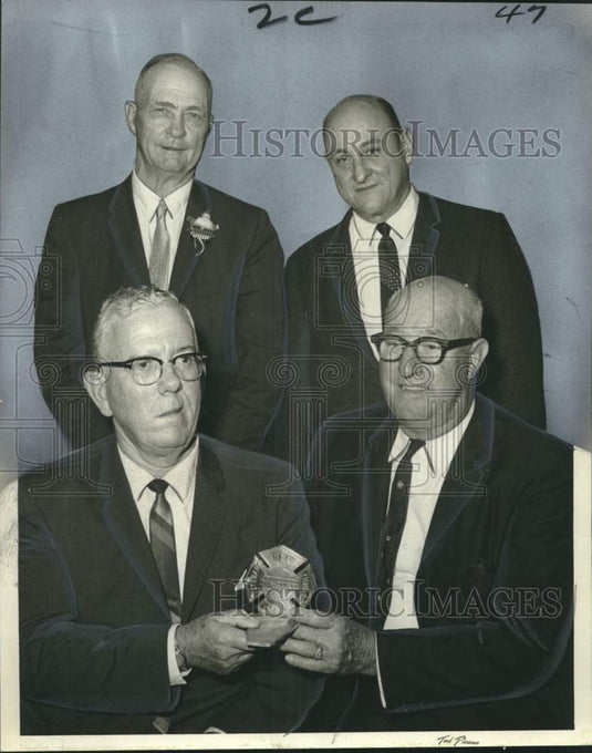 1967 Press Photo Installation ceremonies of Veteran Fire Fighters Association