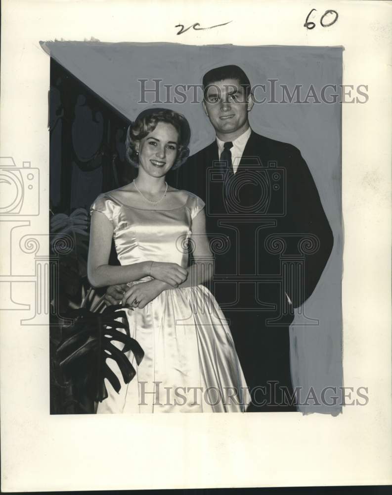 1960 Press Photo Mr. & Mrs. Frank Hennington Nix Jr in their Atlanta home
