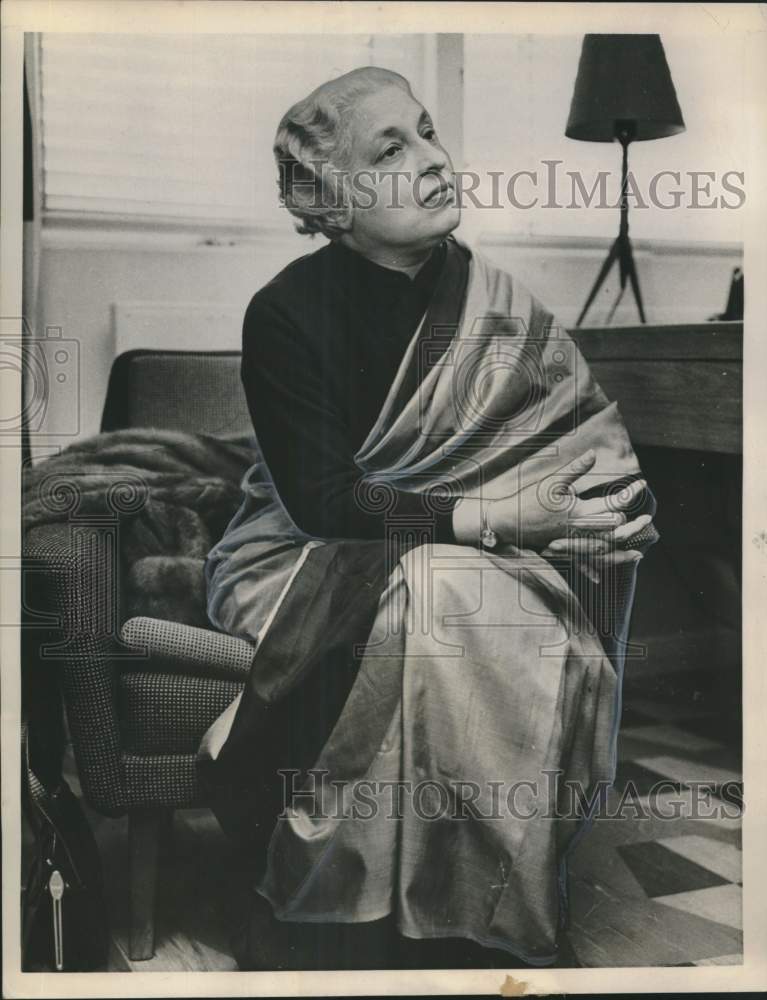 Load image into Gallery viewer, 1960 Press Photo Mrs. Vijaya Lakshmi Pandit, sister of India's pres. in Denmark
