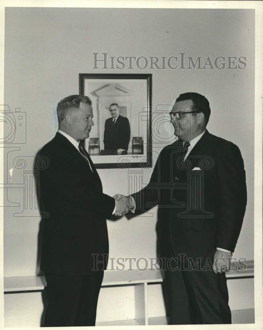 1968 Press Photo Frederick C. Belen greets Gretna Postmaster William E. Pares- Historic Images