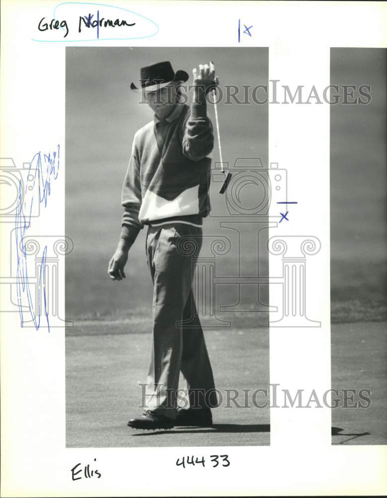 1993 Press Photo Golfer Greg Norman, walking with golf club - Historic Images