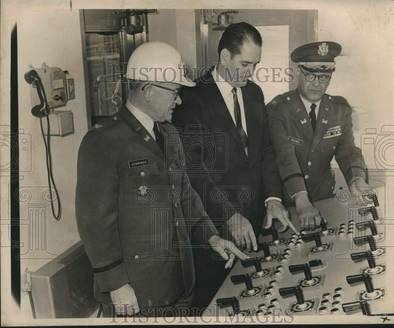 Load image into Gallery viewer, 1963 Press Photo Dedication ceremonies of Old River navigation lock- Simmesport
