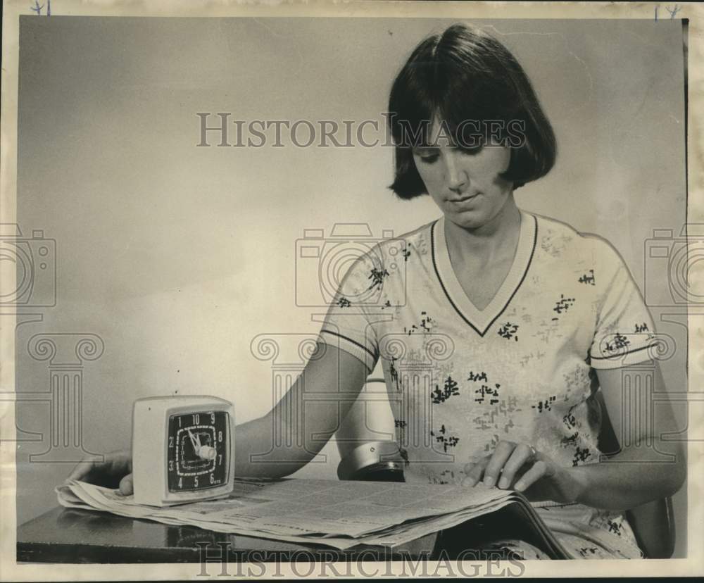 1976 Press Photo Speed-reader Randy O&#39;Neal can read a novel in 30 minutes- Historic Images