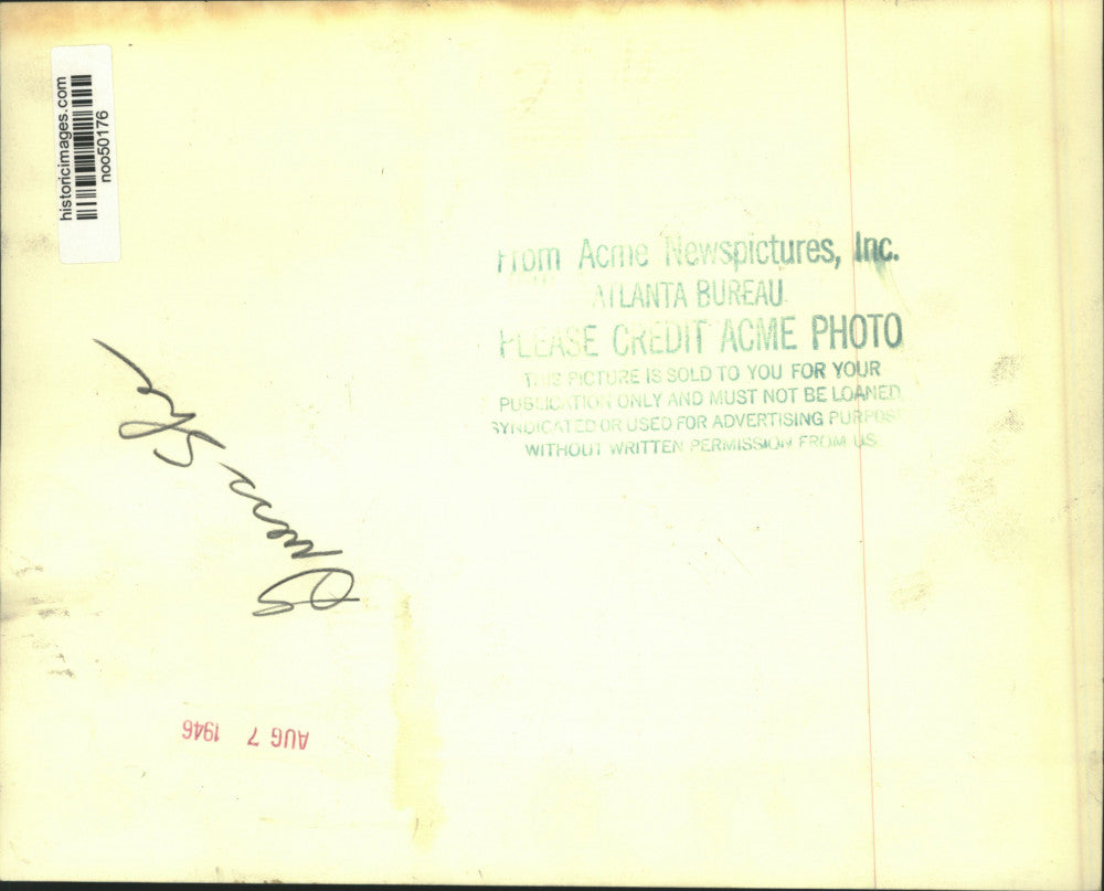 1946 Press Photo USS Ambassador's Wife Lydia Novikov Talks to Elaine Villon