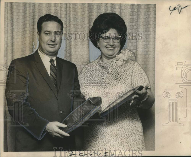 Load image into Gallery viewer, 1968 Press Photo State Representative Samuel B. Nunez, "Boss of the Year"
