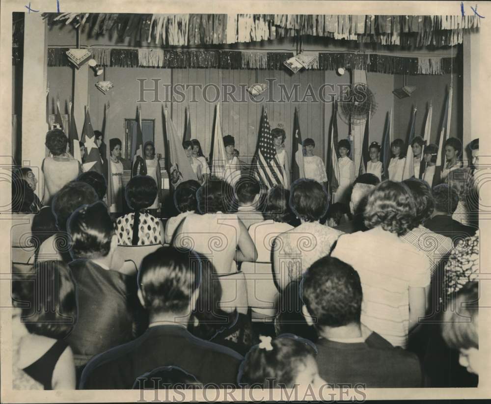 1968 Press Photo Pan American week celebrations at Club Republica del Ecuador - Historic Images