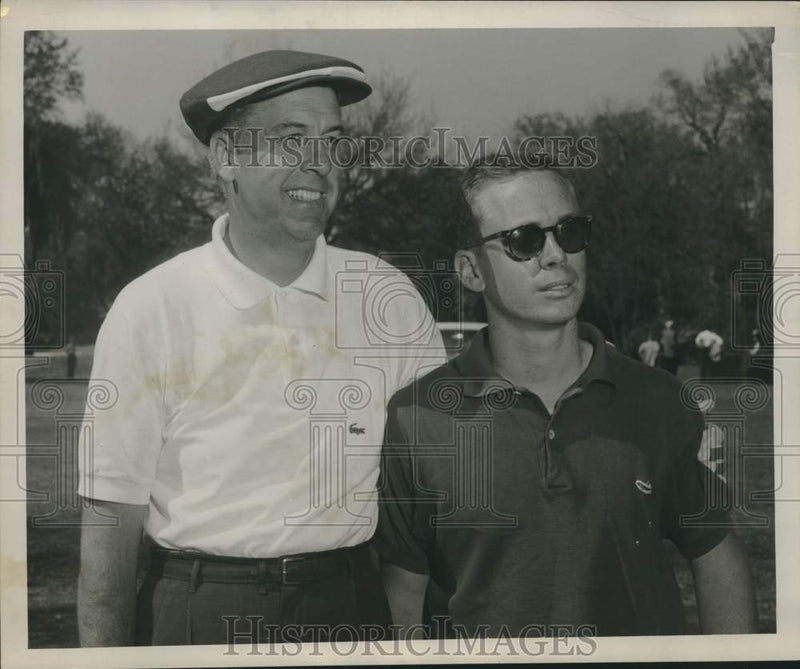 Load image into Gallery viewer, 1967 Press Photo Bob Cochran and John O'Connell- Golfers - noo50316
