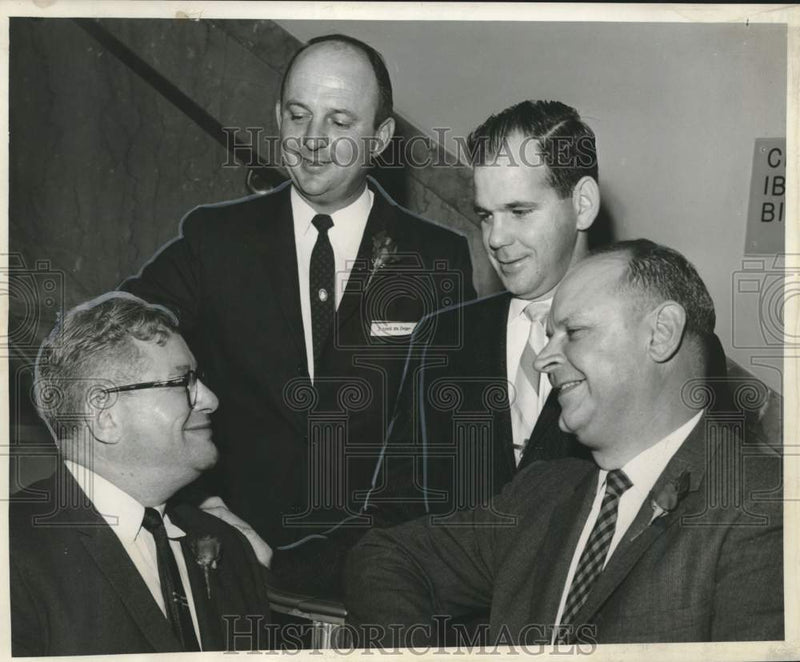Load image into Gallery viewer, 1960 Press Photo New Orleans Food Brokers Association officers - noo50351
