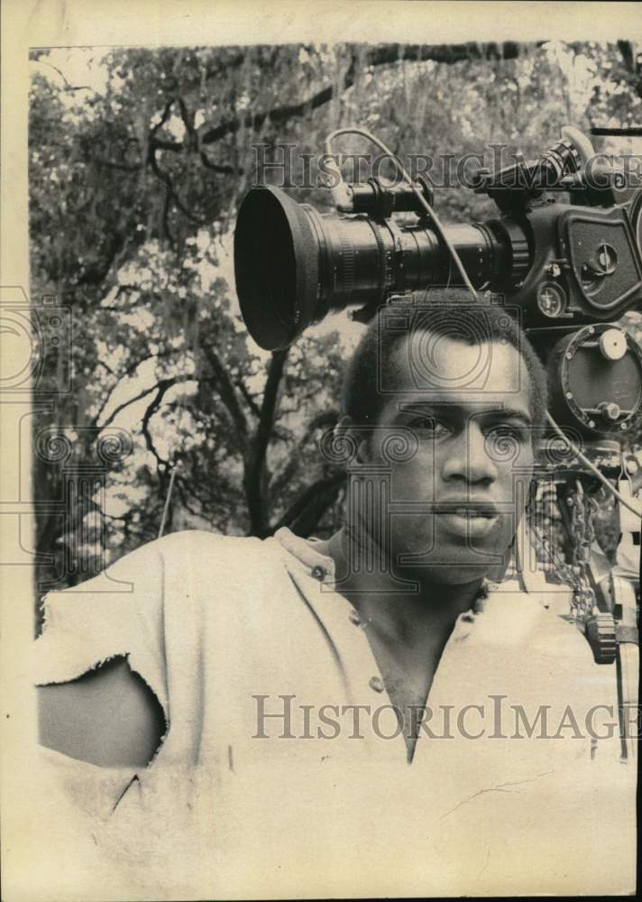 1974 Press Photo Boxer Ken Norton on the set of his latest movie - noo50511- Historic Images