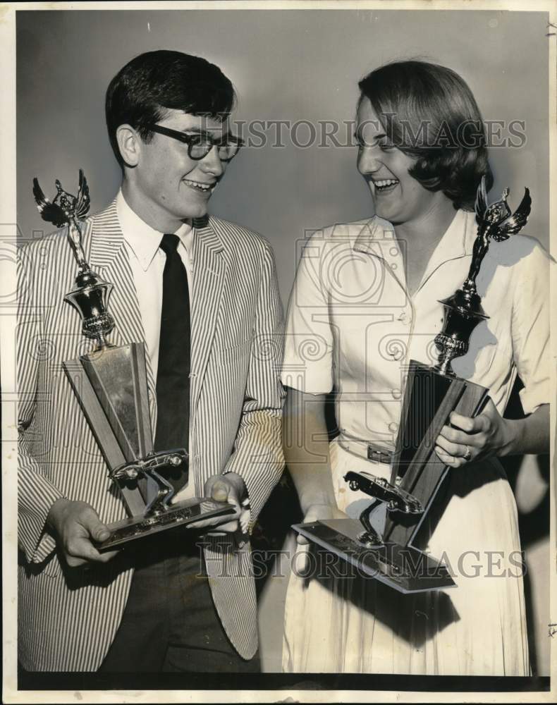 1965 Press Photo Bill Norman &amp; Karen Dossat- New Orleans Driving Road-E-O- Historic Images