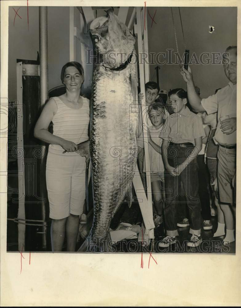 1967 Press Photo Gloria Miller, Winner at Empire-Southwest Pass Tarpon Rodeo- Historic Images