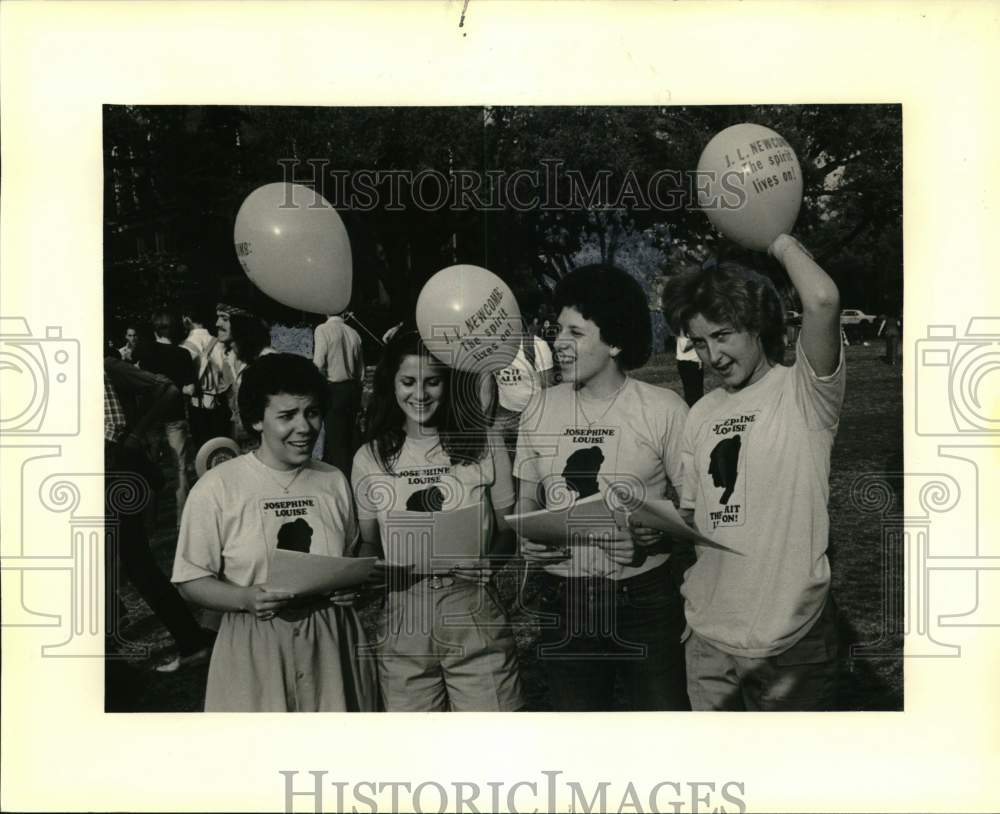 1981 Press Photo Founder&#39;s Day celebration at Newcomb College - noo51214- Historic Images