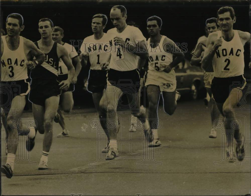 1968 Press Photo Participants in New Orleans Track Club&#39;s 1967 Turkey Day race- Historic Images