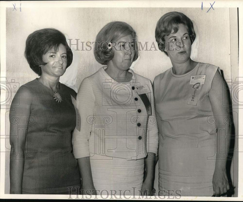 Load image into Gallery viewer, 1967 Press Photo National Association of Legal Secretaries at the Jung Hotel
