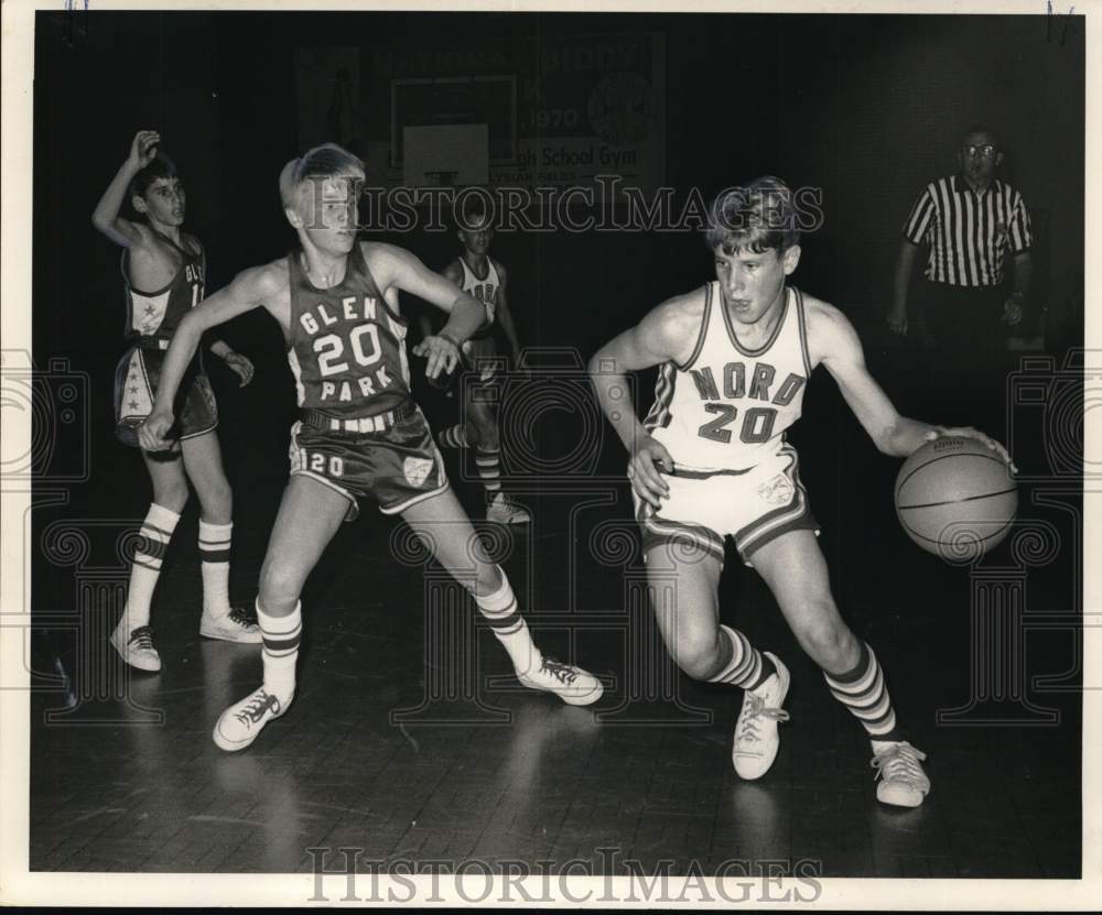 1970 Press Photo Blair Brown of NORD drive against Tom Yates of Glen Park- Historic Images