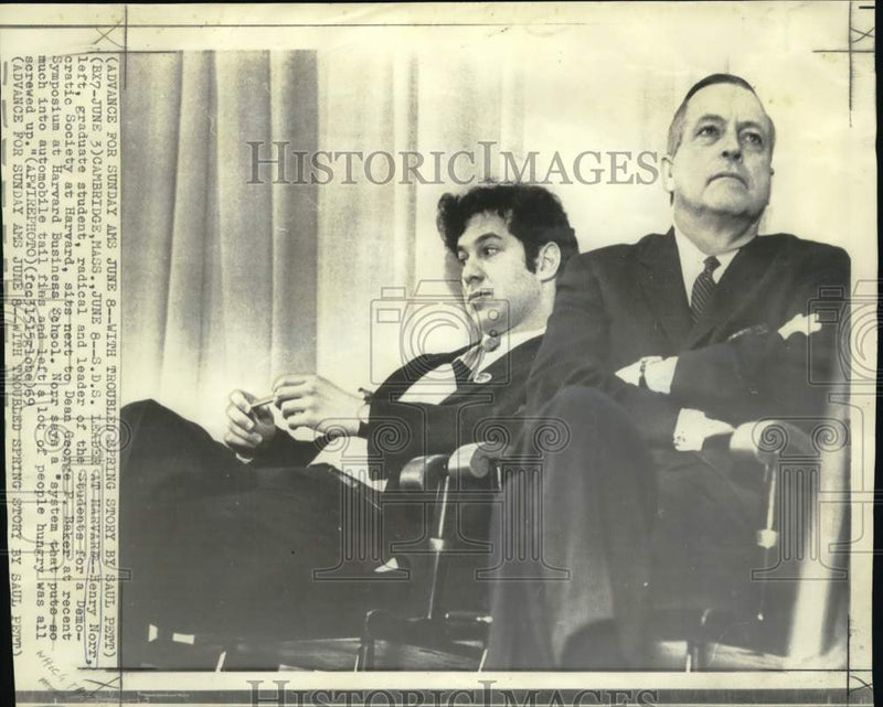 Load image into Gallery viewer, 1969 Press Photo Henry Norr besides George P. Baker at Harvard Business School
