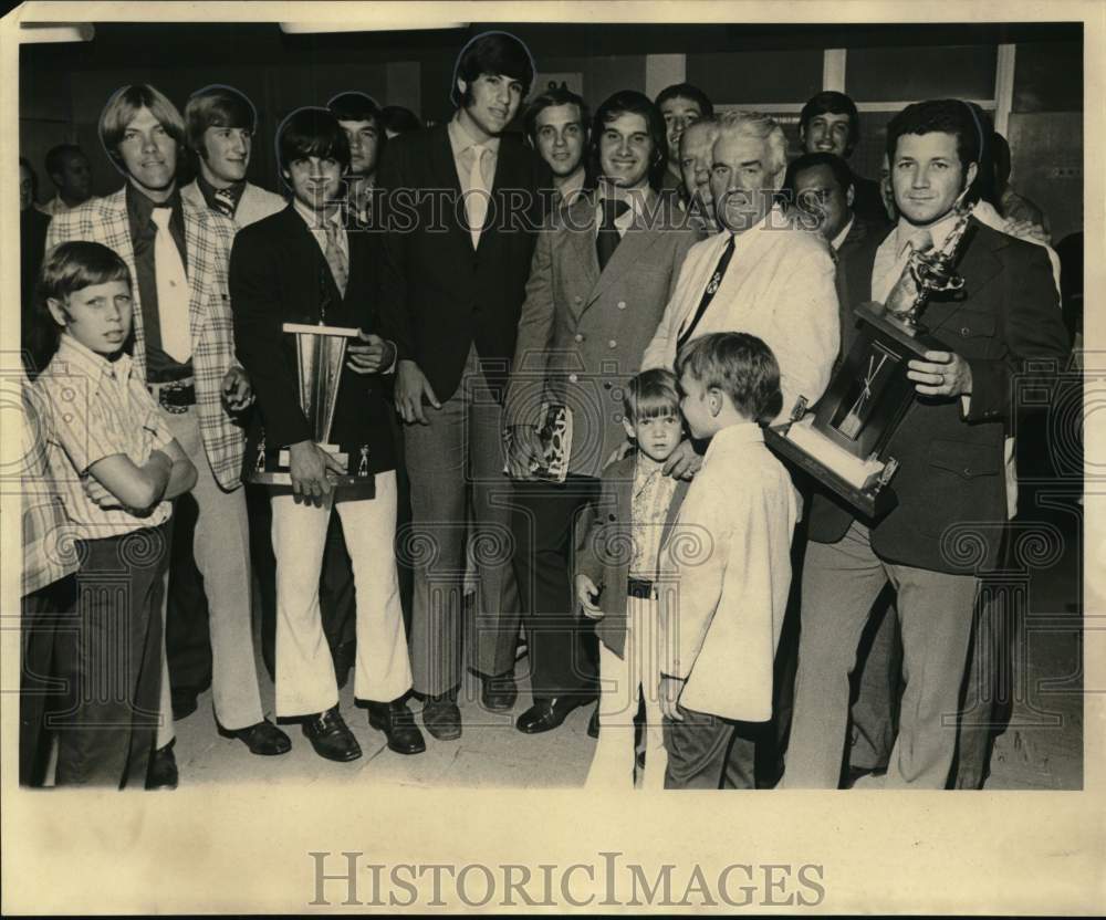 1971 Press Photo AAABA Champions NORD Mid-City Kiwanis team back in New Orleans- Historic Images