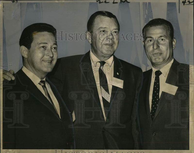 Load image into Gallery viewer, 1964 Press Photo National Conference of State Legislative Leaders at Jung Hotel
