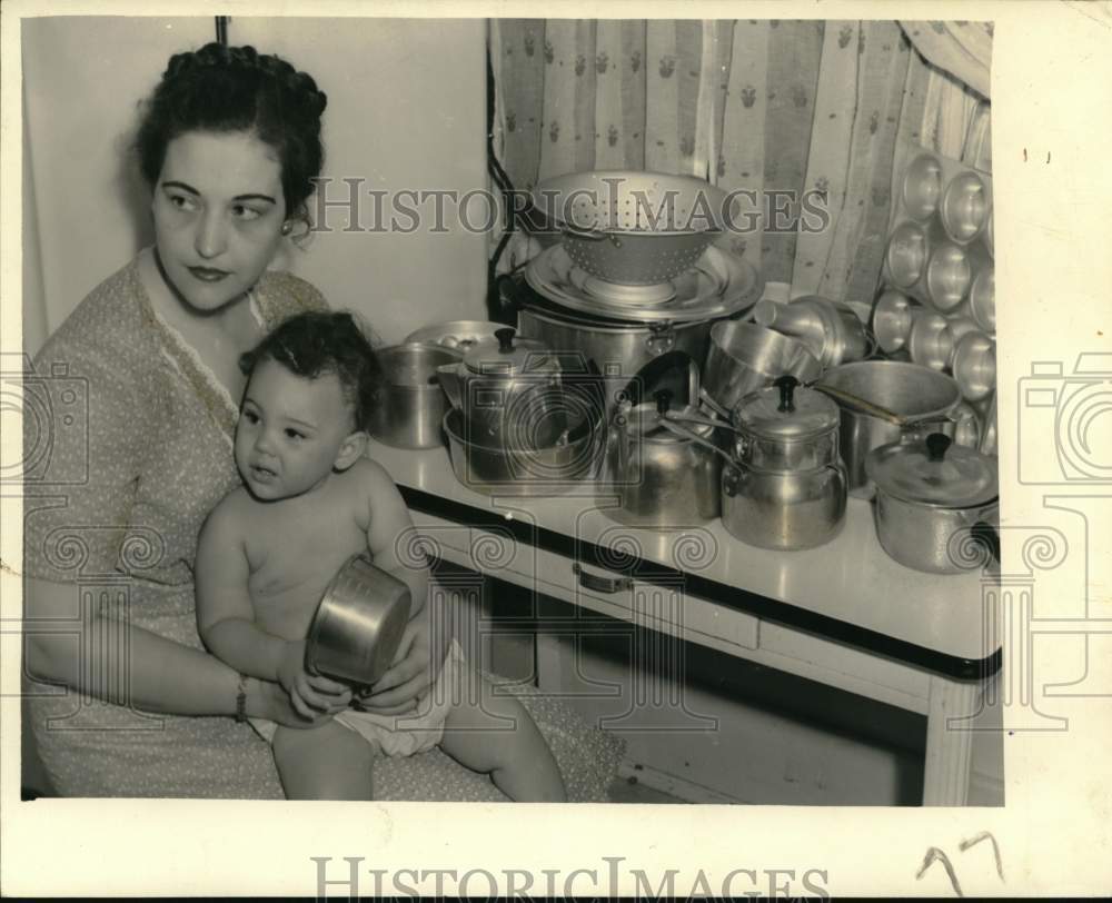 1941 Press Photo Mrs. John G. Menville with son, John during aluminum drive