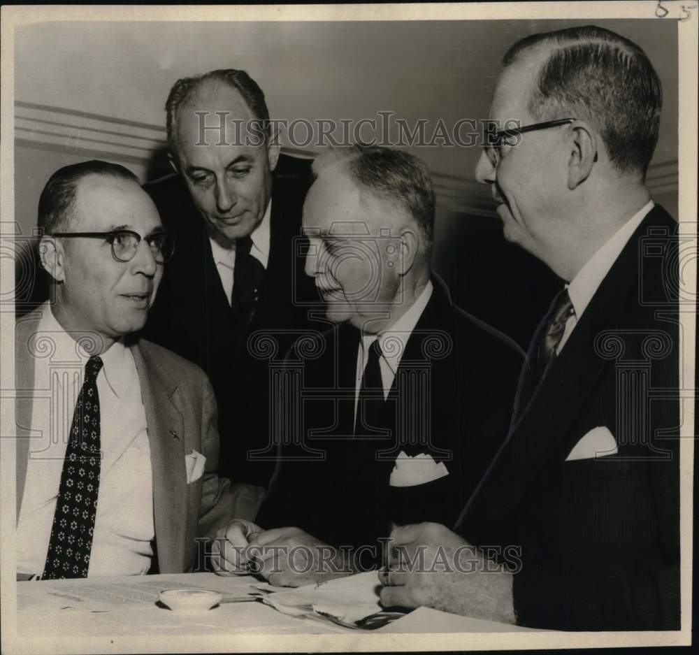 1954 Press Photo New officers of the Traffic and Transportation Bureau