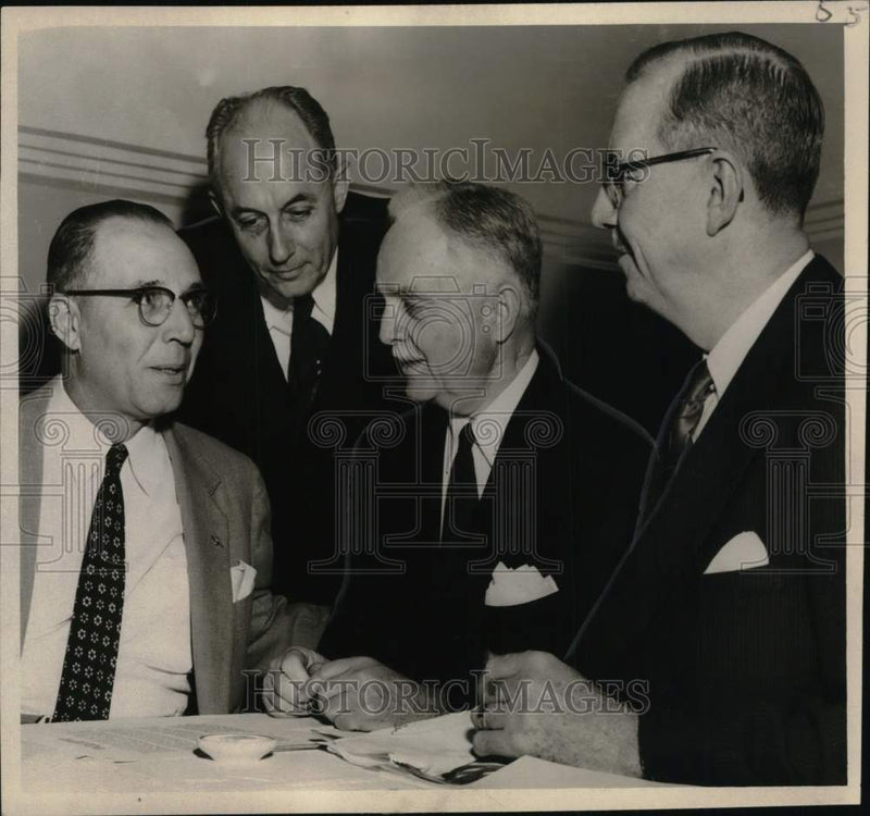 Load image into Gallery viewer, 1954 Press Photo New officers of the Traffic and Transportation Bureau
