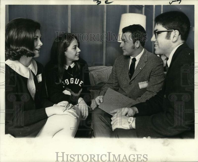 Load image into Gallery viewer, 1968 Press Photo Student leaders-Mississippi Intercollegiate Council conference

