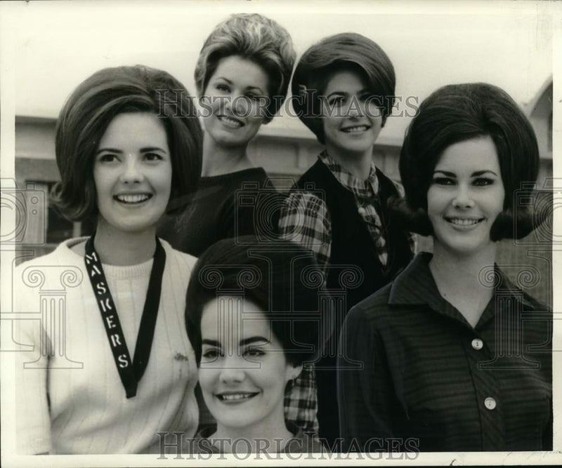 Load image into Gallery viewer, 1967 Press Photo Most Beautiful Students at Mississippi State College for Women
