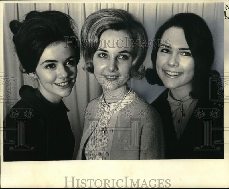 Load image into Gallery viewer, 1965 Press Photo Maid of Cotton finalists- Mississippi State College for Women

