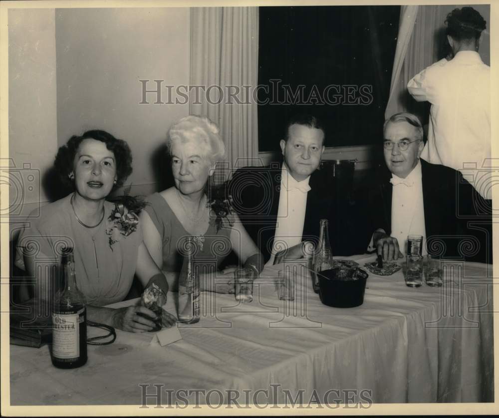 1948 Press Photo Dignitaries attending a dinner benefit gala - noo51818