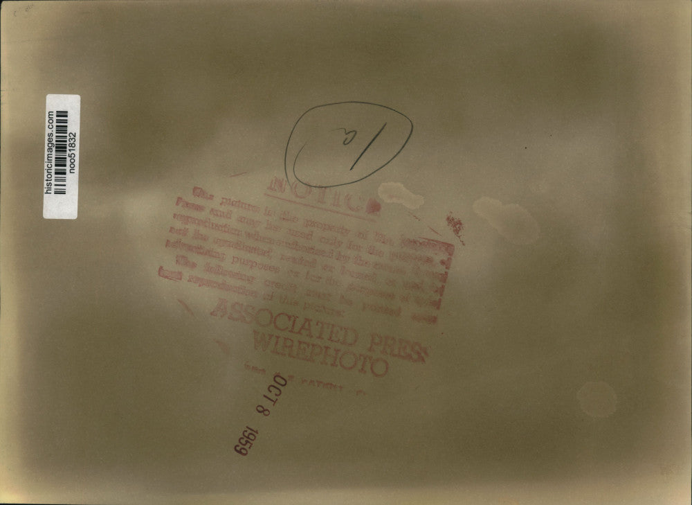 1959 Press Photo Premier Adnan Menderes of Turkey welcomed by Fatim Rustu Zerlu