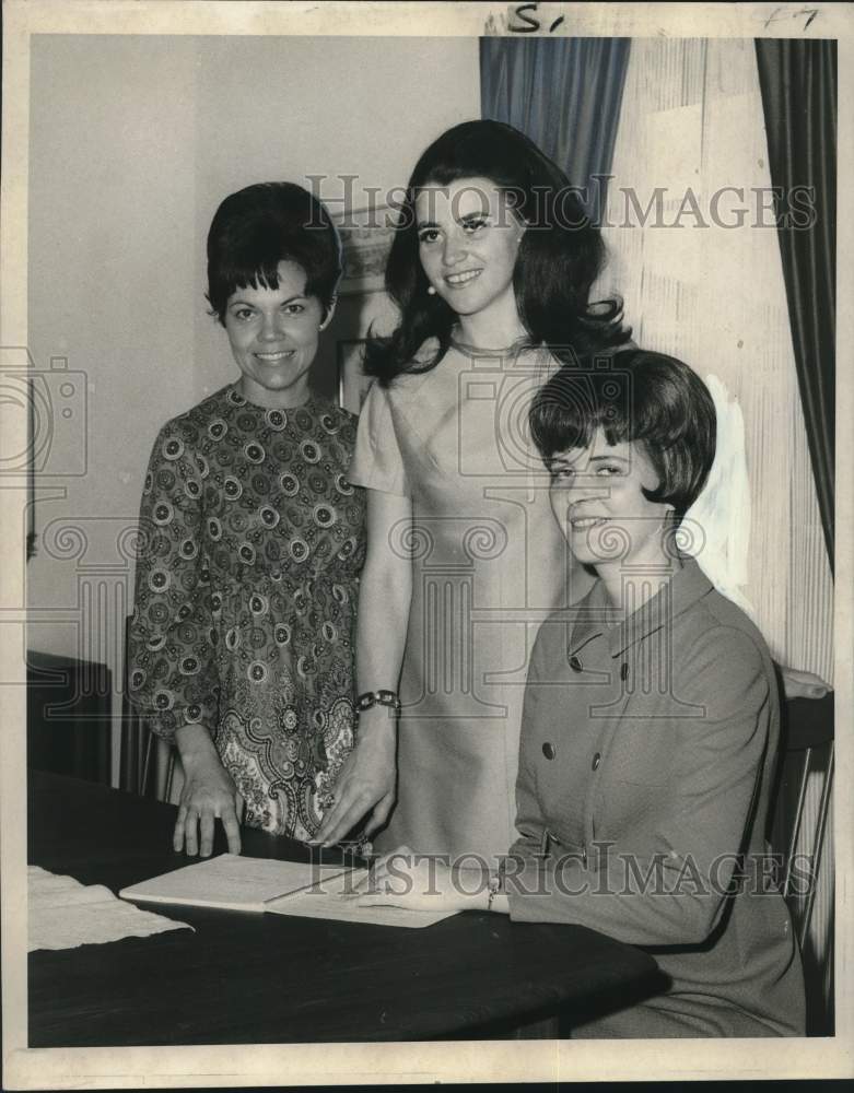 1970 Press Photo New Orleans Garden Society&#39;s junior membership fashion show- Historic Images