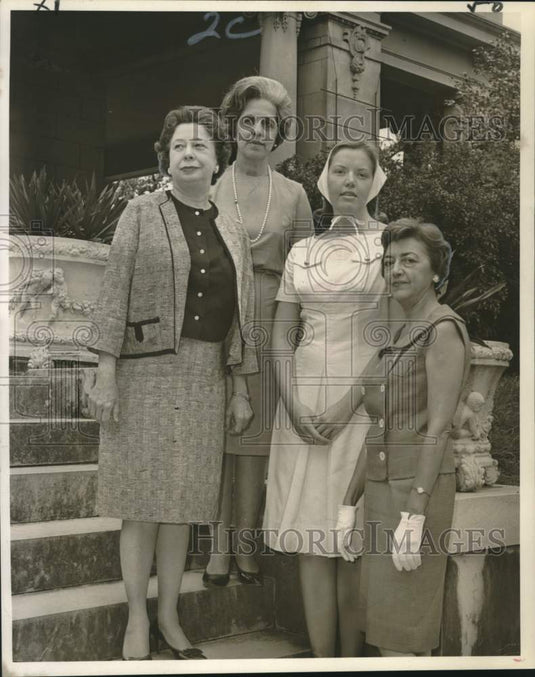 1966 Press Photo Women's Club members meeting for luncheon - noo52332