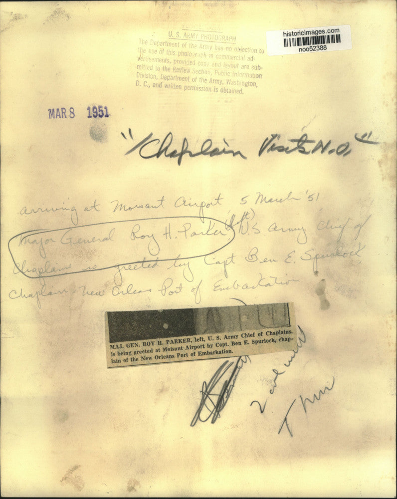 1951 Press Photo Major General Roy H. Parker greeted by Captain Ben E. Spurlock