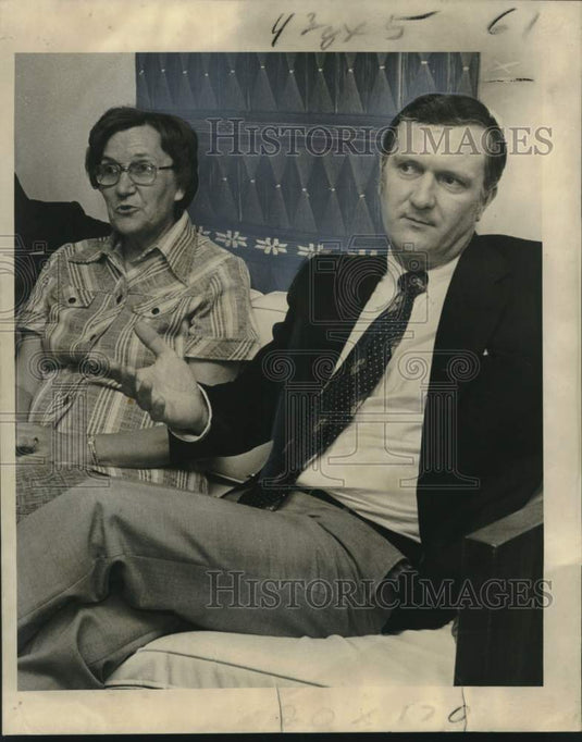 1977 Press Photo Karl Paschke & Erika Spilsbury- The German Seamen's Mission