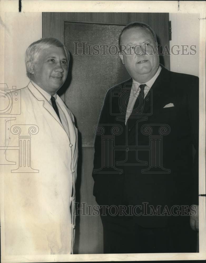 Load image into Gallery viewer, 1969 Press Photo Dr. Henry Miller, Vice-chancellor of University of Newcastle
