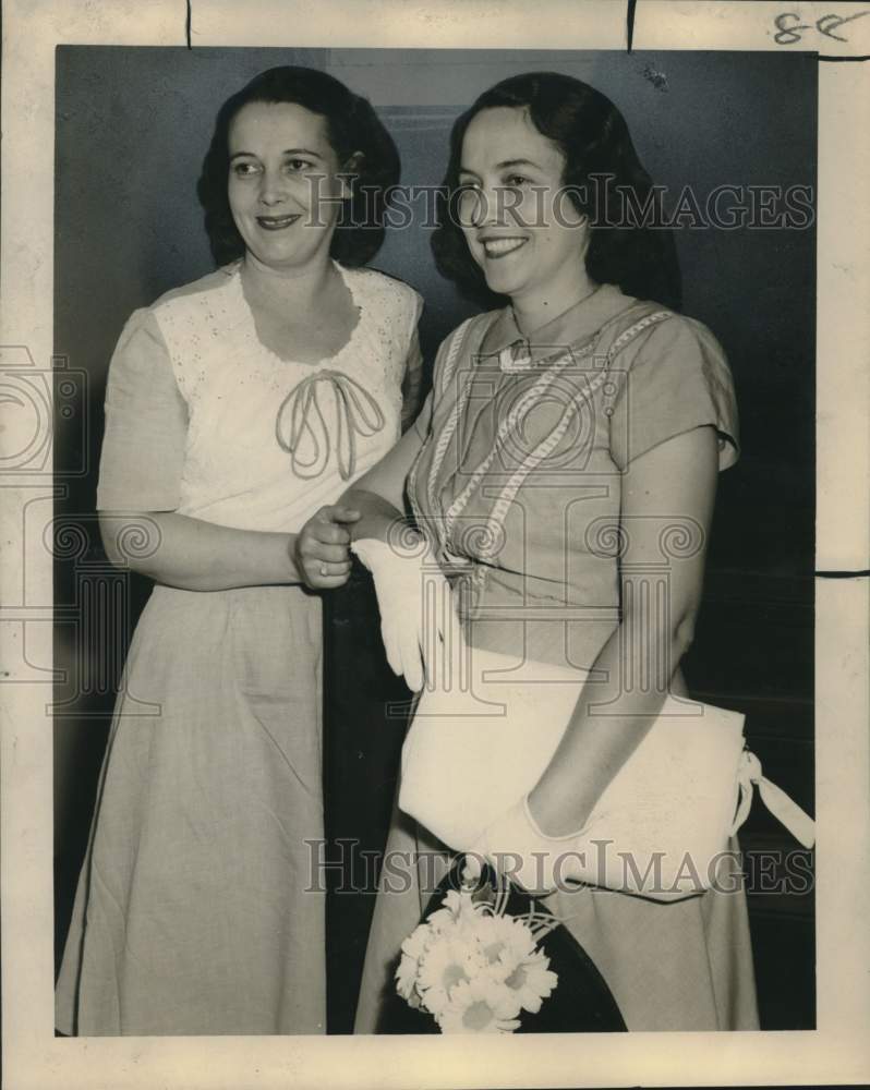 1948 Press Photo Mrs. Alfred F. Page Jr with Mrs. A. Dallam O&#39;Brien Jr.