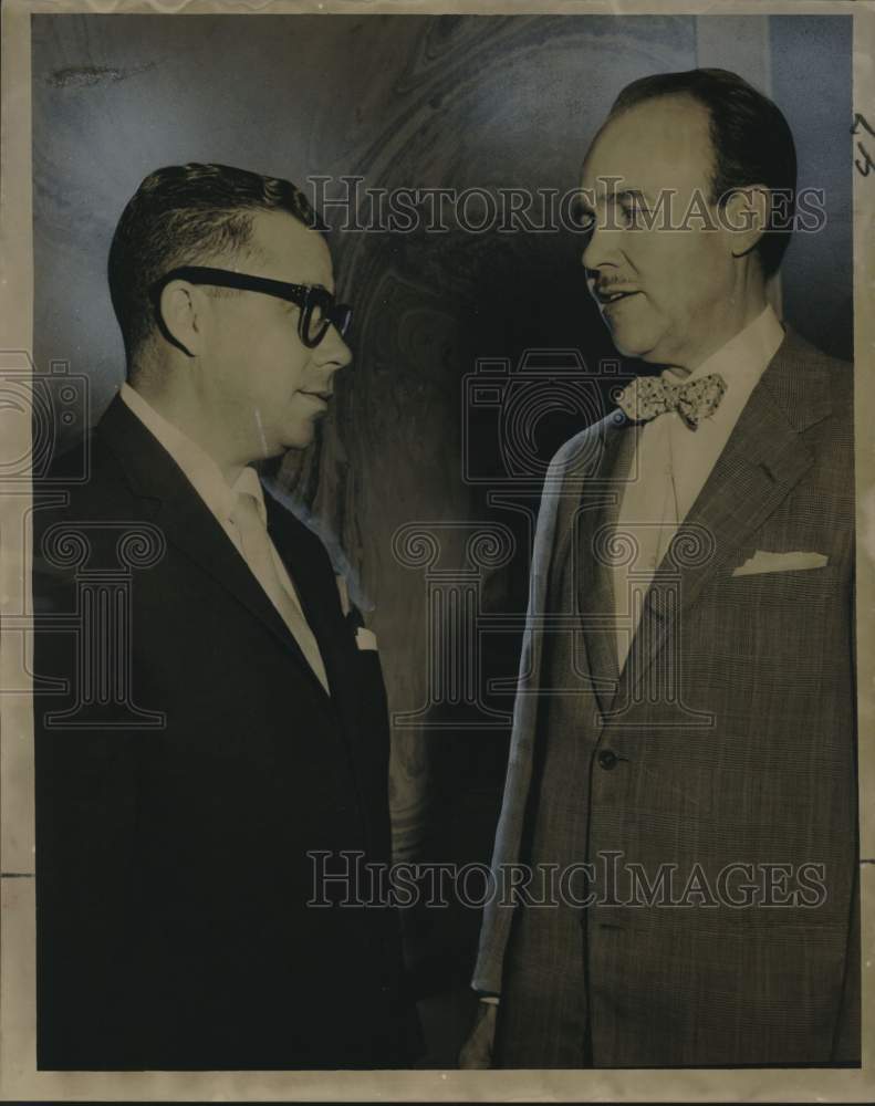 1959 Press Photo Luis Alberto Padron conferring with Juan Pablo Perez Alfonso