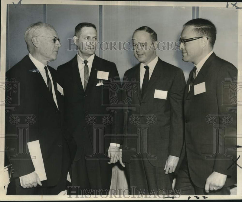 Load image into Gallery viewer, 1966 Press Photo Louisiana Society for Electron Miscroscopy at the Royal Orleans

