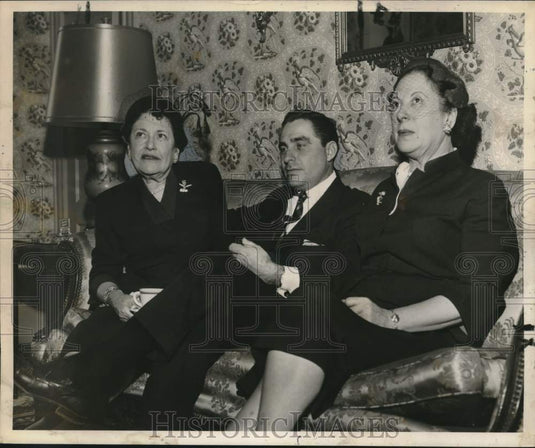 1953 Press Photo Louella Parsons & Carling Dinkler at St. Charles hotel