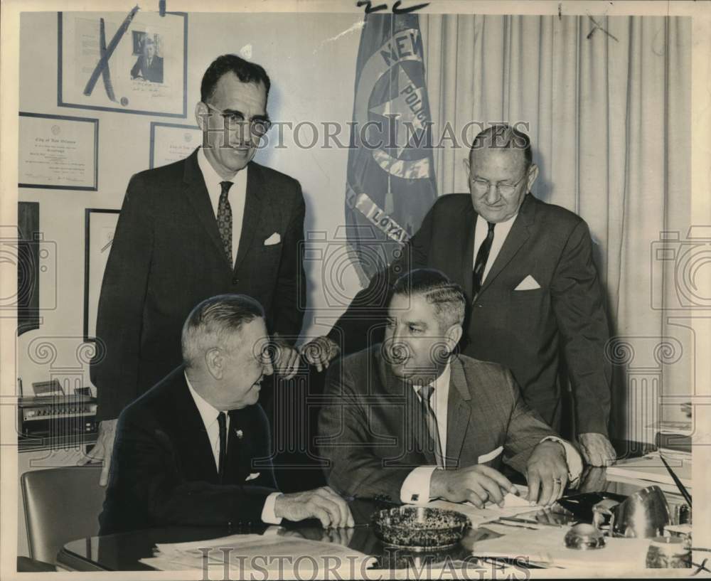 1964 Press Photo Rotary Club of New Orleans' October traffic safety campaign