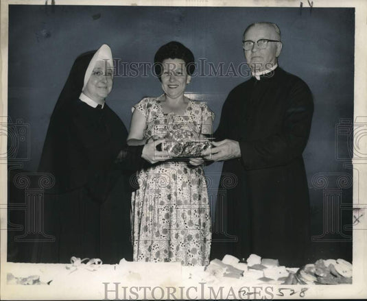 1959 Press Photo Our Lady of Prompt Succor school receiving donations
