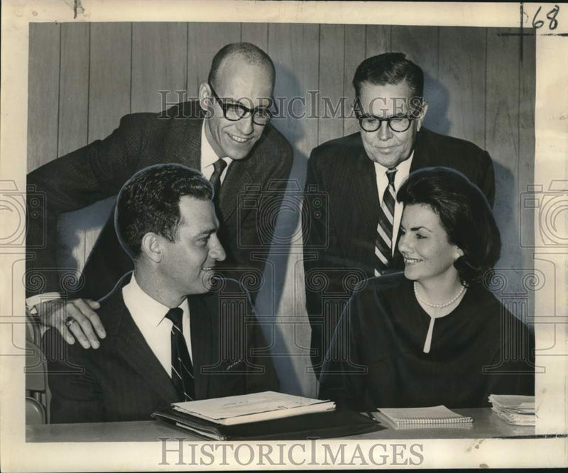 Load image into Gallery viewer, 1965 Press Photo New Officers of the Norco Chamber of Commerce - noo53049
