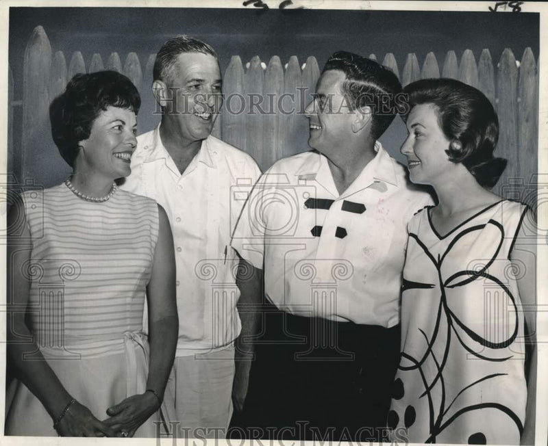 Load image into Gallery viewer, 1963 Press Photo New Orleans Lawn Tennis Club party - noo53274
