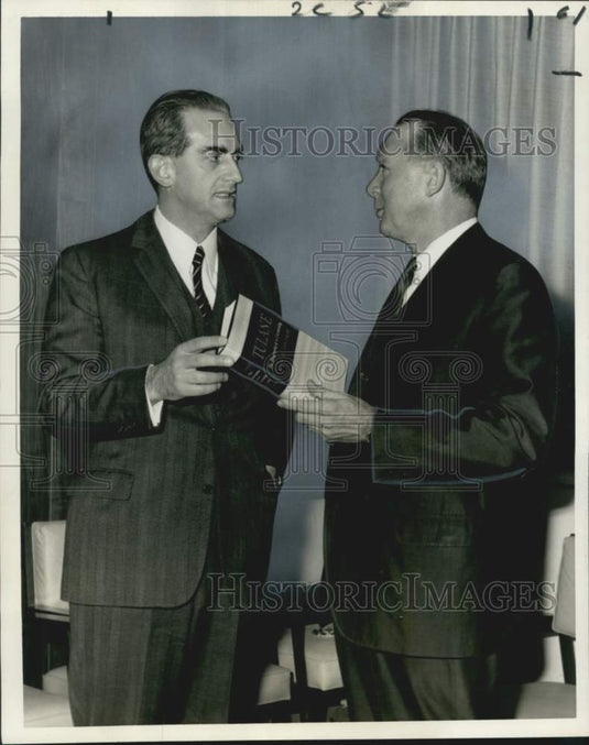 1970 Press Photo Alain Peyrefitte greeted by Dr. Herbert E. Longenecke,