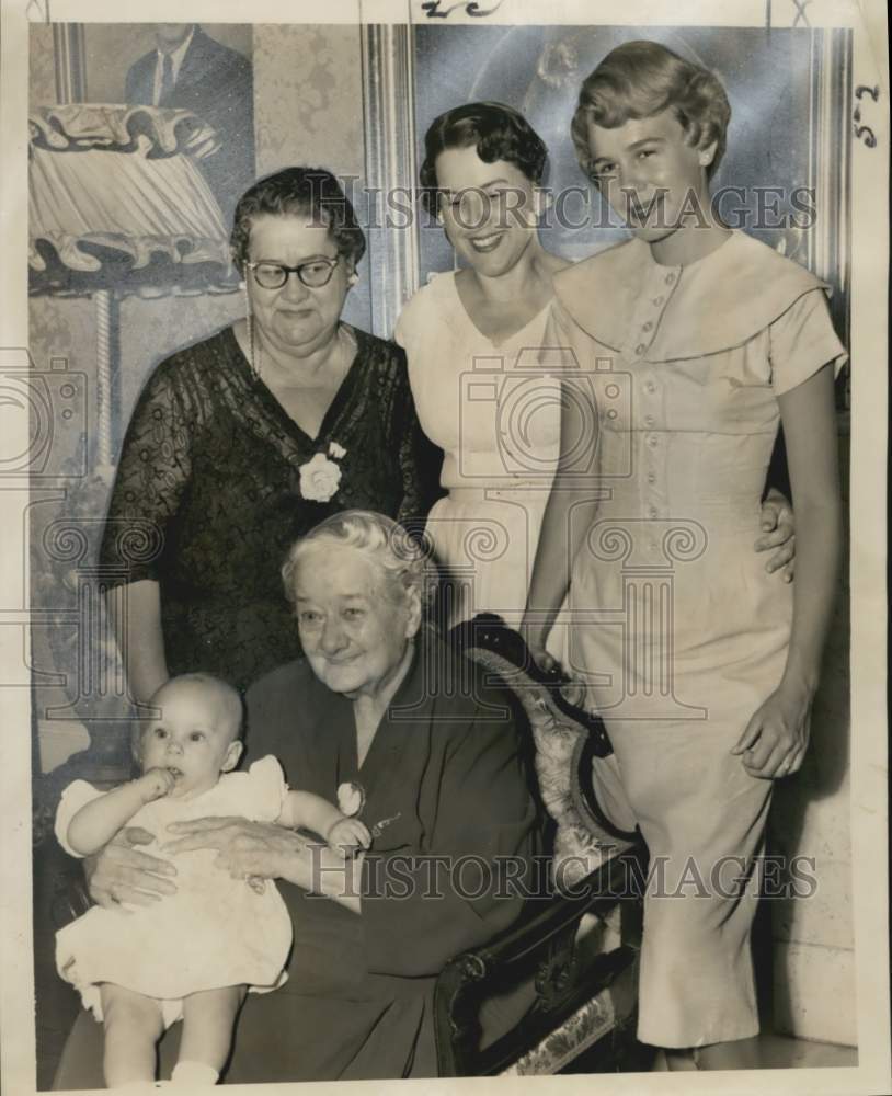 1958 Press Photo Five Generations of a New Orleans family gathered in a reunion
