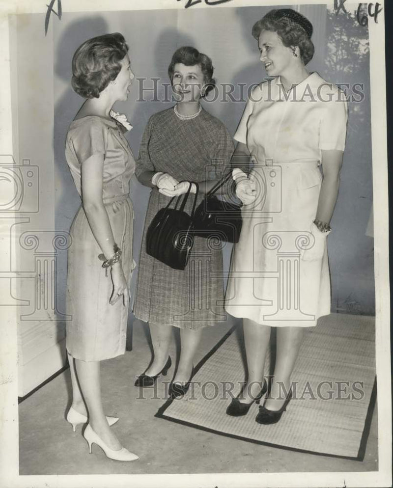 Load image into Gallery viewer, 1962 Press Photo Junior League of New Orleans benefit ball - noo53832
